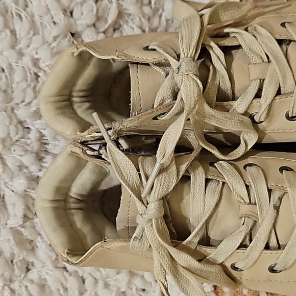 Ugg Hightop Leather Shoes - Picture 4 of 16